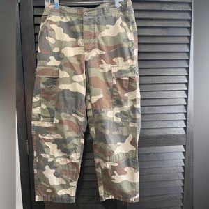 American Eagle Camo Cargo Pants